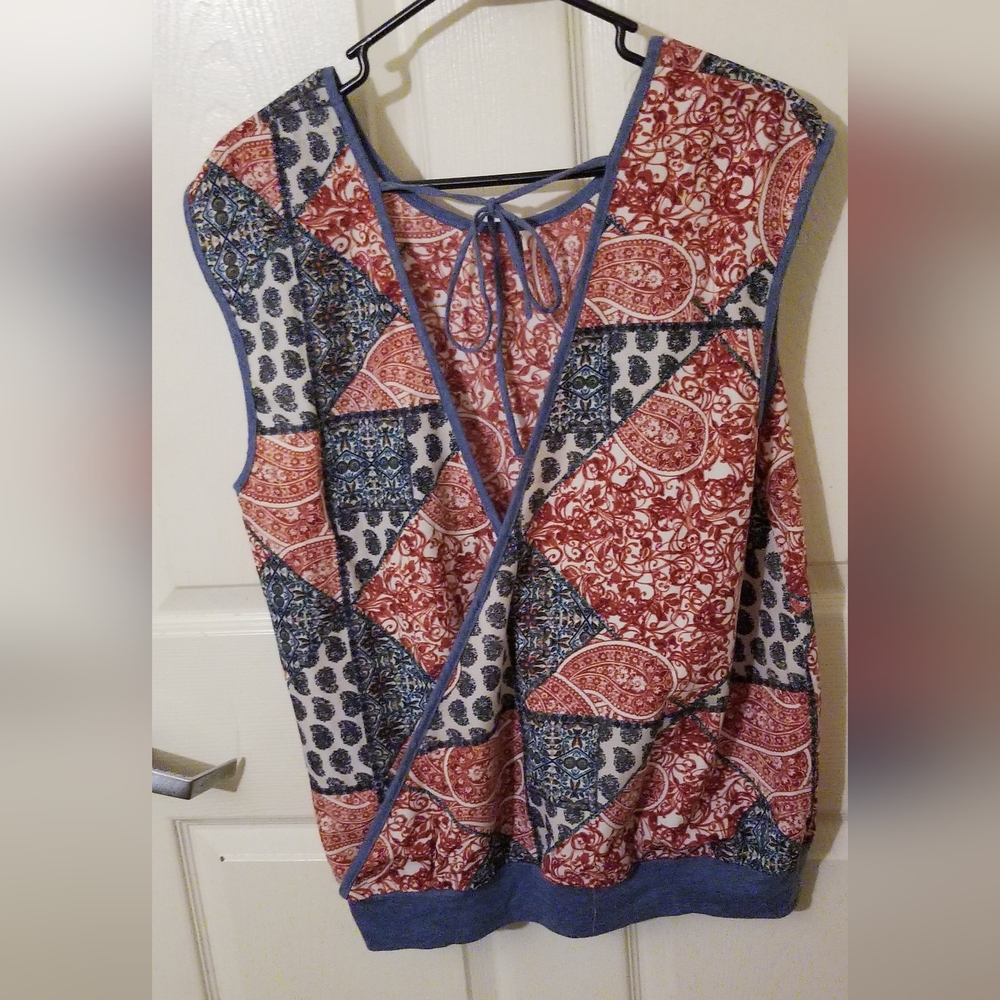 Madeline & Monroe Bandana print top - Picture 2 of 2
